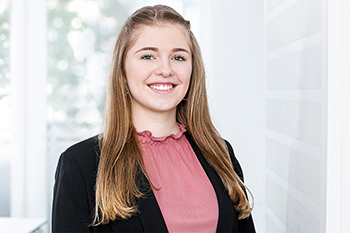 Pia Seifert Praktikantin Capitalia - Pia Seifert - Praktikantin